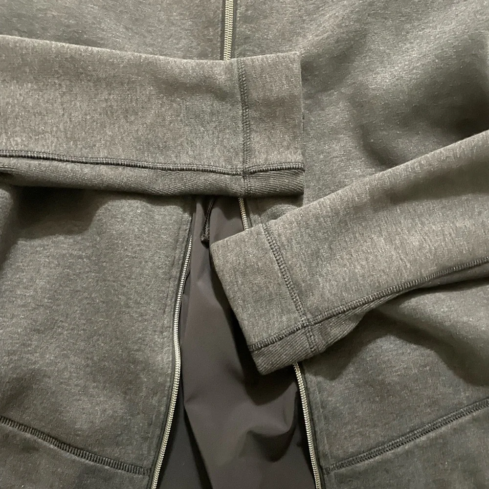 Lululemon En Route Grey Black Zippered Jacket